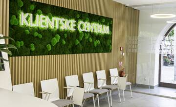 FOTO: V Novom Meste nad Váhom otvorili moderné klientske centrum. Obyvateľom má zjednodušiť proces vybavovania