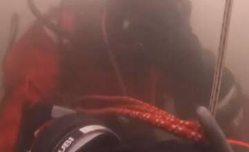 FOTO: Muža sa po skoku do vody nepodarilo potápačom vypátrať