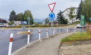 FOTO: Kruhový objazd v Ilave