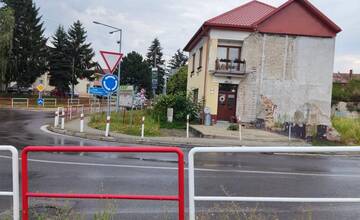 FOTO: Kruhový objazd v Ilave