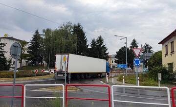 FOTO: Kruhový objazd v Ilave