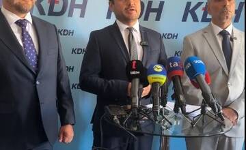 FOTO: Vedenie KDH po návšteve kardiológie iniciuje odvolanie Dolinkovej