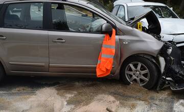 FOTO: Polícia riešila nehodu troch áut