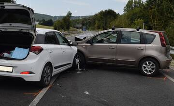 FOTO: Polícia riešila nehodu troch áut