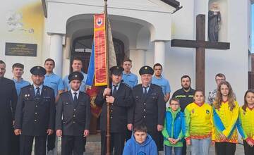 FOTO: Hasiči sa pokúsili zachrániť kolegu, no už sa ho nepodarilo resuscitovať