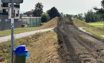 FOTO: Budovanie novej cyklotrasy v Trenčíne