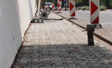 FOTO: Ulica Andreja Kmeťa dostala nový vzhľad 