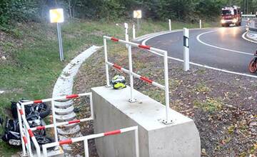 FOTO: Motorkári si robia z cesty pretekársku dráhu 