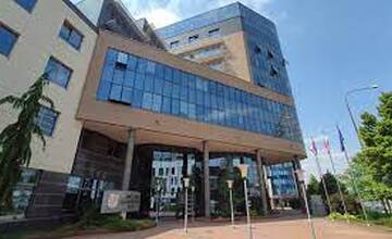 FOTO: Zvolenú kandidátku nevymenoval Baška za riaditeľku Gymnázia 