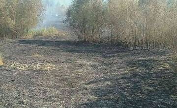 FOTO: Požiar trávy pri Prievidzi