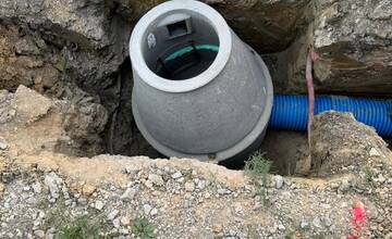 FOTO: Budovanie novej kanalizácie v obci Trenčianske Jastrabie