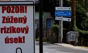 FOTO: Kamióny búrajú značenia na kruhovom objazde a zmiznú 