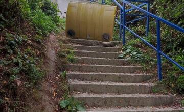 FOTO: Na sídlisku Dubnička vyčíňali vandali