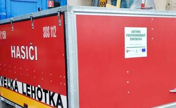 FOTO: Samosprávy v Trenčianskom kraji sa pripravujú na povodne. Nachystané už majú vrecia s pieskom a sú v pohotovosti