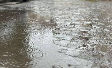 FOTO: V Handlovej začínajú s rekonštrukciou Mierového námestia. Pribudnú parkovacie miesta aj plochy na komunálny odpad