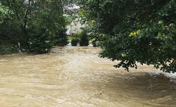 FOTO: V obci Nová Bošáca bojovali s povodňami, ktorá zaplavila časť obce