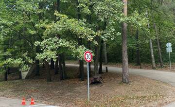 FOTO: Úprava parkovania v lesoparku Brezina