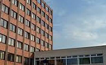 FOTO: Polícia zadržala mladého muža, ktorý bodol nožom brata do oblasti hrude 