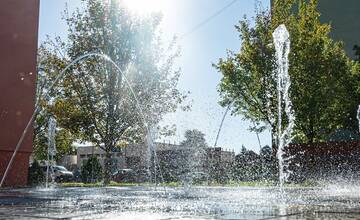 FOTO: Nová moderná fontána bude zdobiť sídlisko v Novom Meste nad Váhom