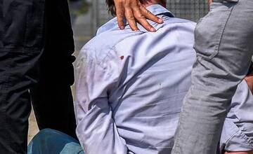 FOTO: SIS musí vypracovať detailnú správu o atentáte na Roberta Fica