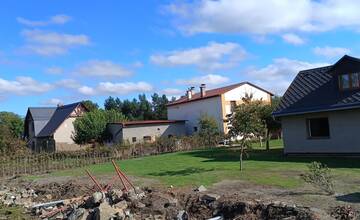 FOTO: Povodne zasiahli 90 percent obce Brantice. Pomáhali im aj Trenčania