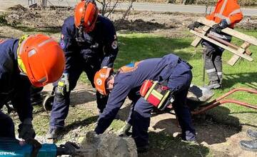 FOTO: Povodne zasiahli 90 percent obce Brantice. Pomáhali im aj Trenčania