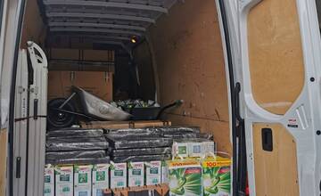 FOTO: Povodne zasiahli 90 percent obce Brantice. Pomáhali im aj Trenčania