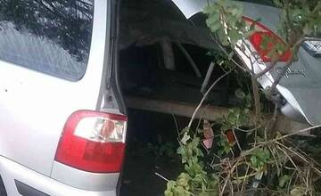 FOTO: Dopravná nehoda v Trenčianskych Bohuslaviciach skončila bež vážnejších zranení