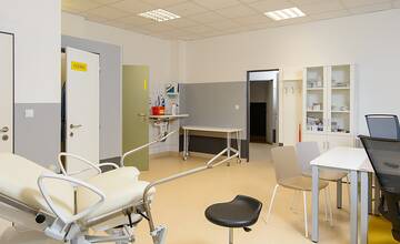 FOTO: V Trenčíne primár zastavil odber pupočníkovej krvi