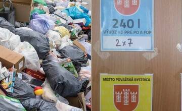 FOTO: Páchateľ z nelegálnej skládky si bude musieť odpad odpratať 