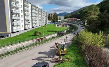 FOTO: V Trenčianskych Tepliciach čoskoro pribudnú nové parkovacie miesta pre obyvateľov