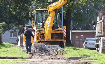 FOTO: Rekonštrukcia chodníkov v Dubnici nad Váhom