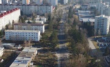 FOTO: Obyvateľov Dubnice nad Váhom trápi nedostatok parkovacích miest a kritizujú aj úpravy parkovísk 