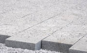 FOTO: Centrum mesta pokryje dlažba akú majú len v Berlíne