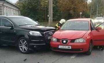 FOTO: Po dopravnej nehode v Partizánskom previezli vodičku do nemocnice