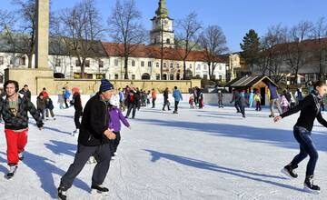 FOTO: V Prievidzi bude opäť klzisko zdarma pre verejnosť
