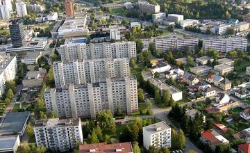 FOTO: Prvá etapa regulovaného parkovania v Považskej Bystrici začne platiť od nového roka