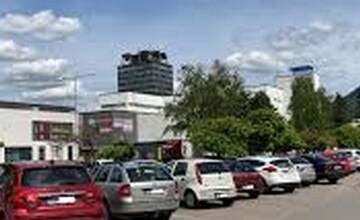 FOTO: Prvá etapa regulovaného parkovania v Považskej Bystrici začne platiť od nového roka