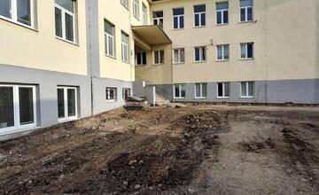 FOTO: Rekonštrukcia Hviezdoslavovej ulice v Ilave