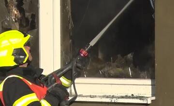 FOTO: V okrese Bánovce nad Bebravou zhorel dom aj dve autá 