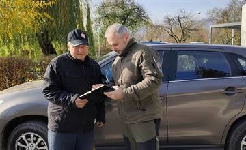 FOTO: Medveď po sebe zanechal stopy v mestskej časti Považskej Bystrice Orlové. Situáciu už rieši zásahový tím
