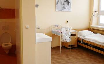 FOTO: V Trenčíne majú možnosť ženy rodiť s pôrodnou asistentkou