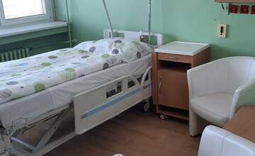 FOTO: Nové vedenie trenčianskej nemocnice, preberá nemocnicu počas hromadných výpovedí