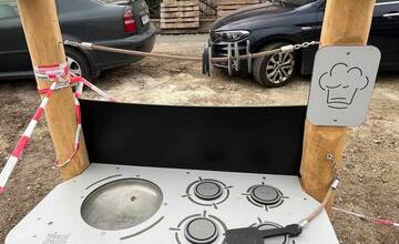 FOTO: Nové detské ihrisko v Považskej Bystrici bude mať hojdačky, preliezačky, kolotoče a detské kuchynky