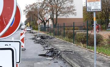 FOTO: Asfaltovanie a oprava ciest v Trenčíne