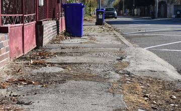 FOTO: Asfaltovanie a oprava ciest v Trenčíne