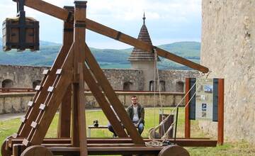 FOTO: Dokončená obnova južného opevnenia Trenčianskeho hradu