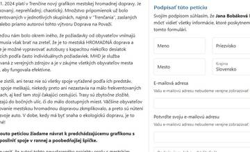 FOTO: Trenčania podpisujú petíciu za návrat starého grafikonu MHD