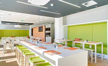 FOTO: Bánovská nábytkárska firma získala titul rodinná firma roka 2024