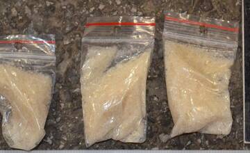 FOTO: Polícia v Bánovciach nad Bebravou odhalila dílera s bohatou minulosťou